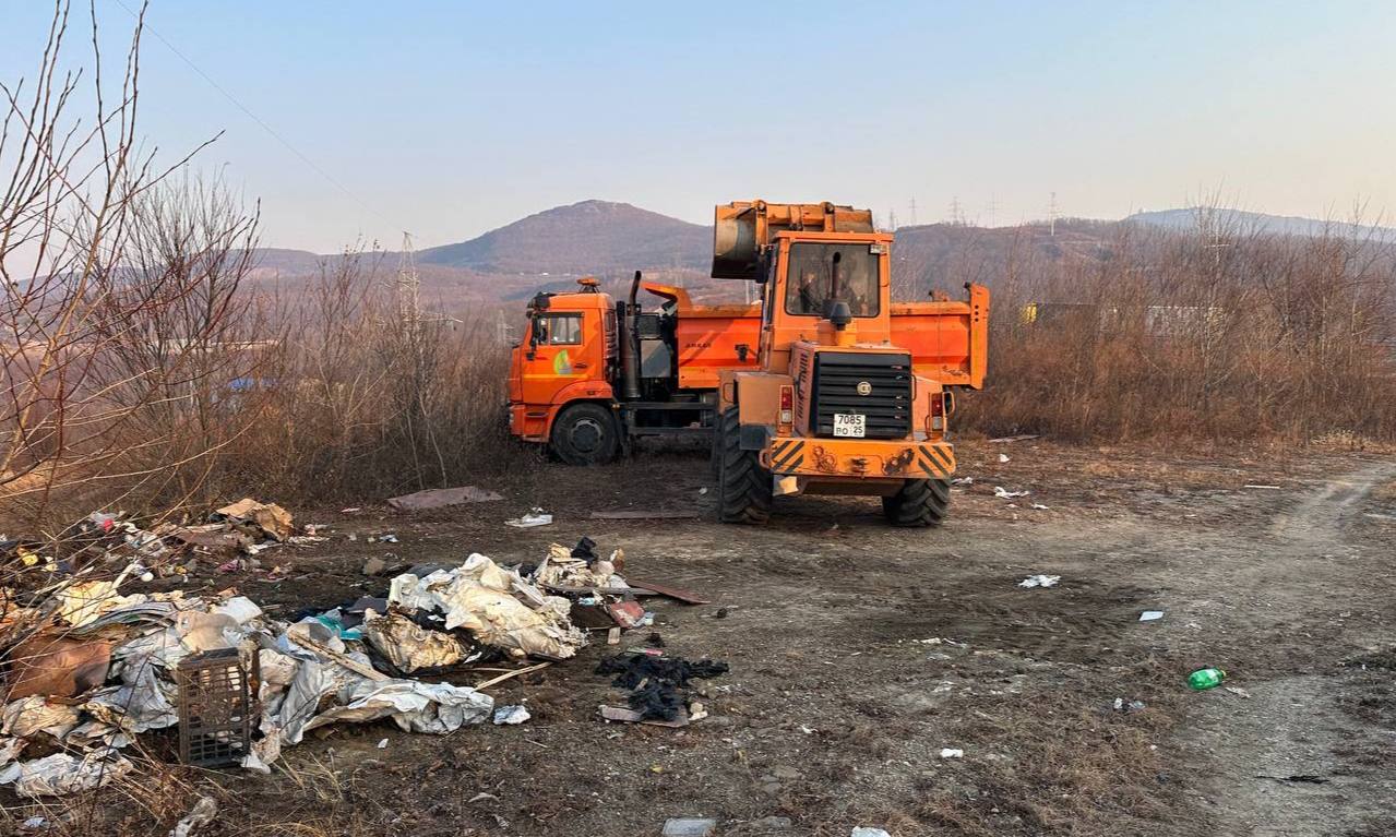 Сегодня во Владивостоке: промывка ливнёвок, обрезка веток, демонтаж объектов, дорожные и санитарные работы Сегодня во Владивостоке: промывка ливнёвок, обрезка веток, демонтаж объектов, дорожные и санитарные работы