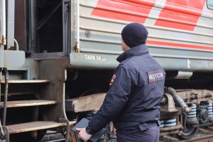 Транспортные полицейские по горячим следам раскрыли кражу крупной суммы денег в поезде