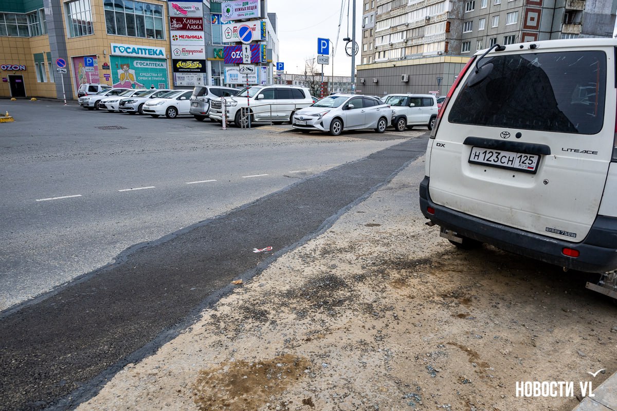 На Ладыгина для прокладки коммуникаций перекопали дорогу На Ладыгина для прокладки коммуникаций перекопали дорогу