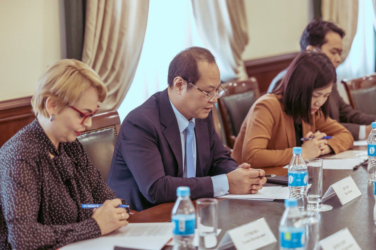 Константин Шестаков: Встретились с Генеральным консулом Социалистической Республики Вьетнам господином Нгуен Вьет Киен, который в сентябре приступил к работе Константин Шестаков: Встретились с Генеральным консулом Социалистической Республики Вьетнам господином Нгуен Вьет Киен, который в сентябре приступил к работе