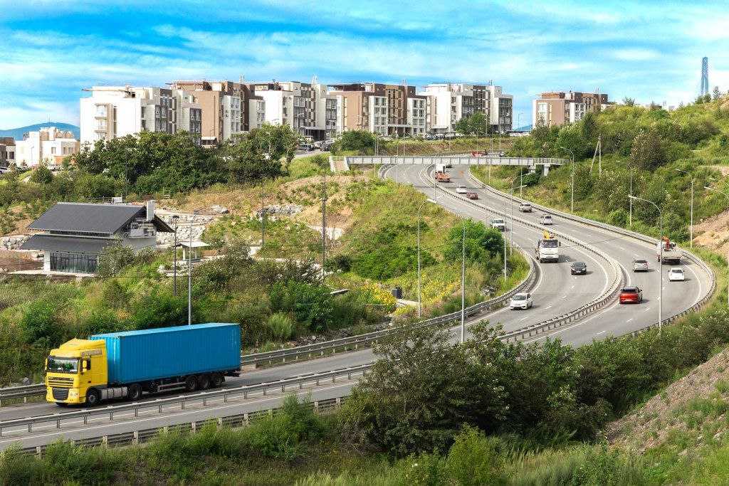 Во Владивостоке заменят почти 1,5 километра повреждённого ограждения на участке от Патрокла до Золотого моста