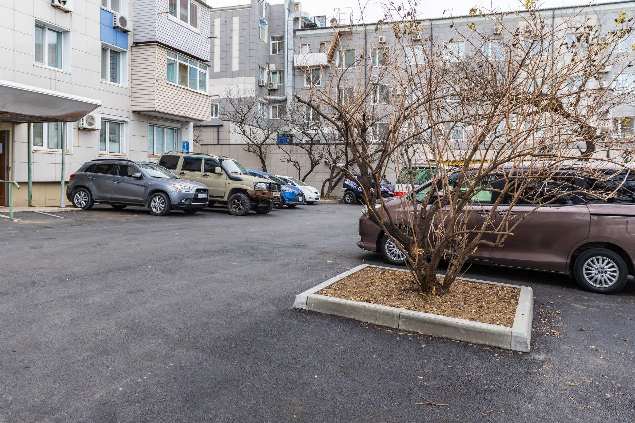 Константин Шестаков: На проспекте Острякова, 1 завершается укладка асфальта и обустройство площадки для твердых коммунальных отходов Константин Шестаков: На проспекте Острякова, 1 завершается укладка асфальта и обустройство площадки для твердых коммунальных отходов