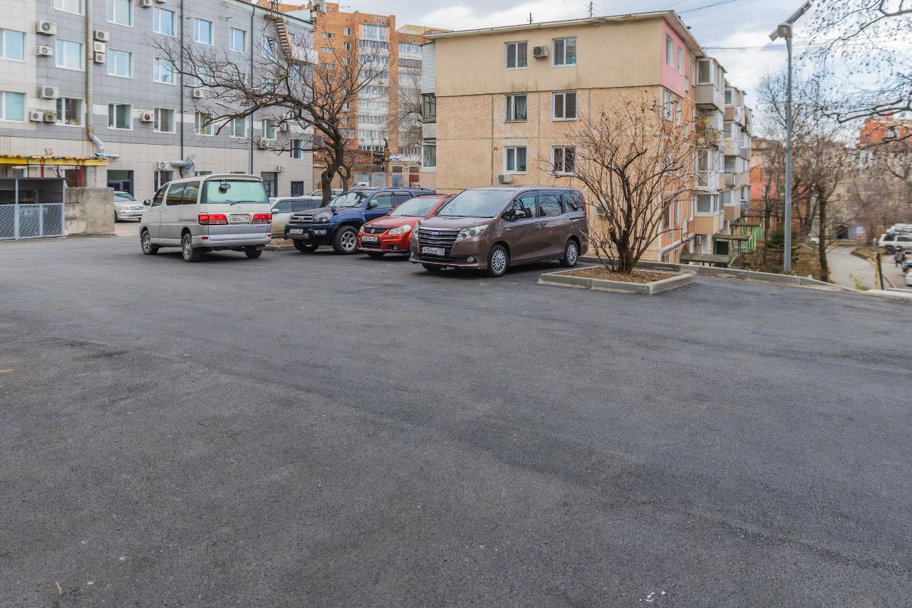 Константин Шестаков: На проспекте Острякова, 1 завершается укладка асфальта и обустройство площадки для твердых коммунальных отходов Константин Шестаков: На проспекте Острякова, 1 завершается укладка асфальта и обустройство площадки для твердых коммунальных отходов