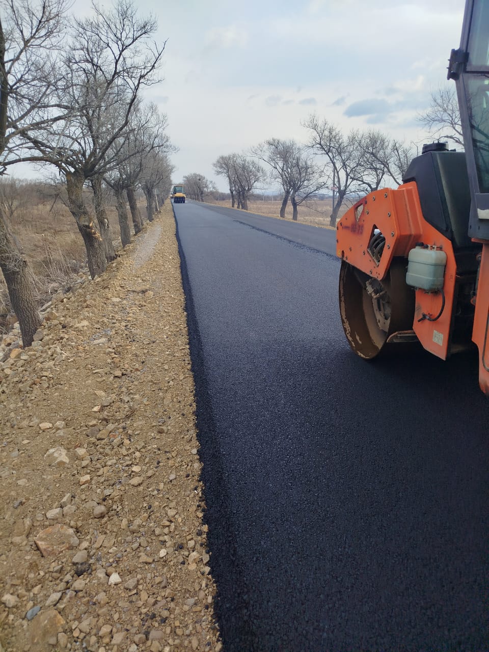 Сельские дороги округа приводят в нормативное состояние Сельские дороги округа приводят в нормативное состояние