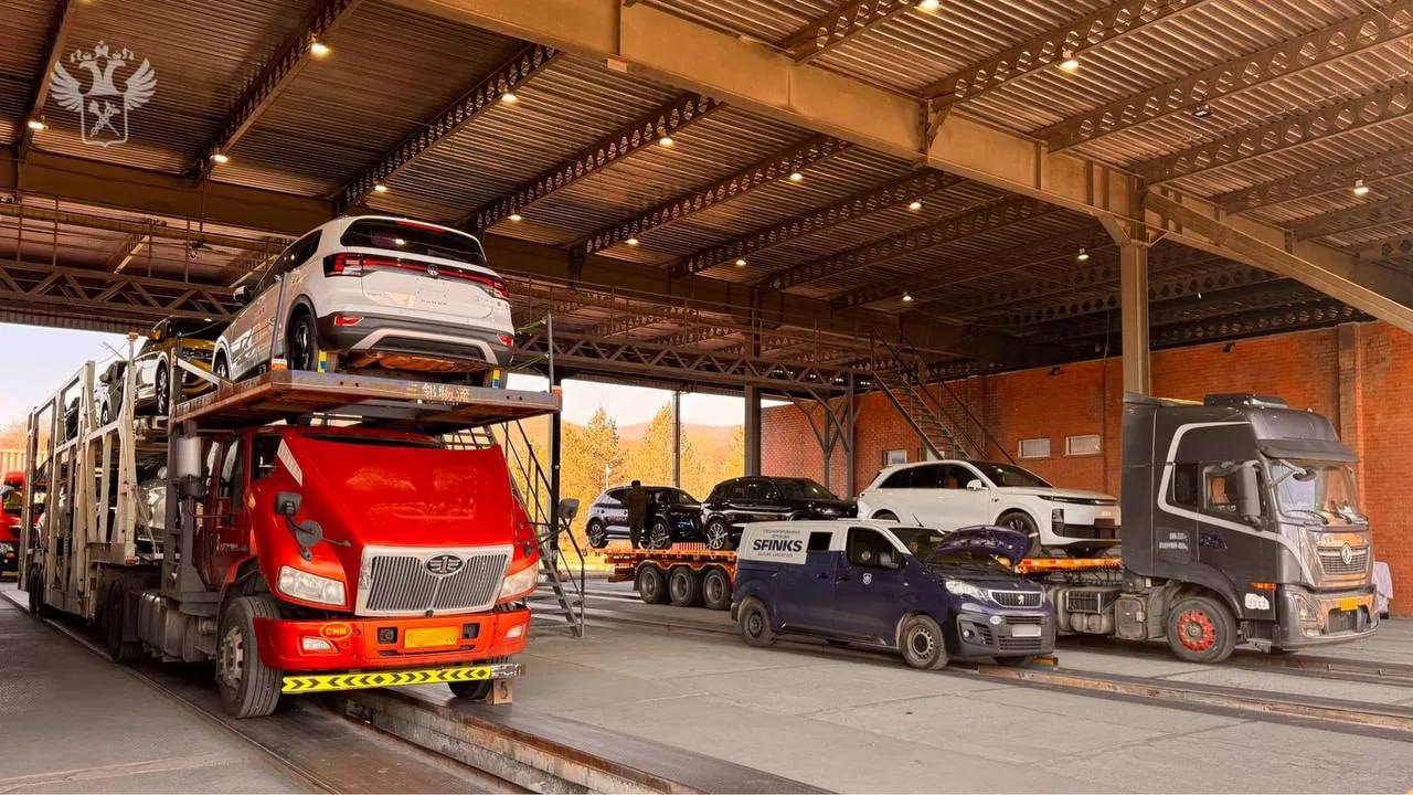 Более 6,5 тыс. легковых автомобилей оформили уссурийские таможенники с 1 по 17 ноября 2025 года