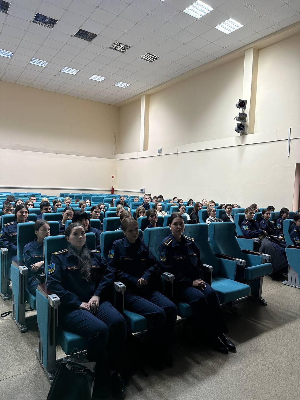 Во Владивостоке сотрудники полиции провели уроки профориентации для студентов Во Владивостоке сотрудники полиции провели уроки профориентации для студентов