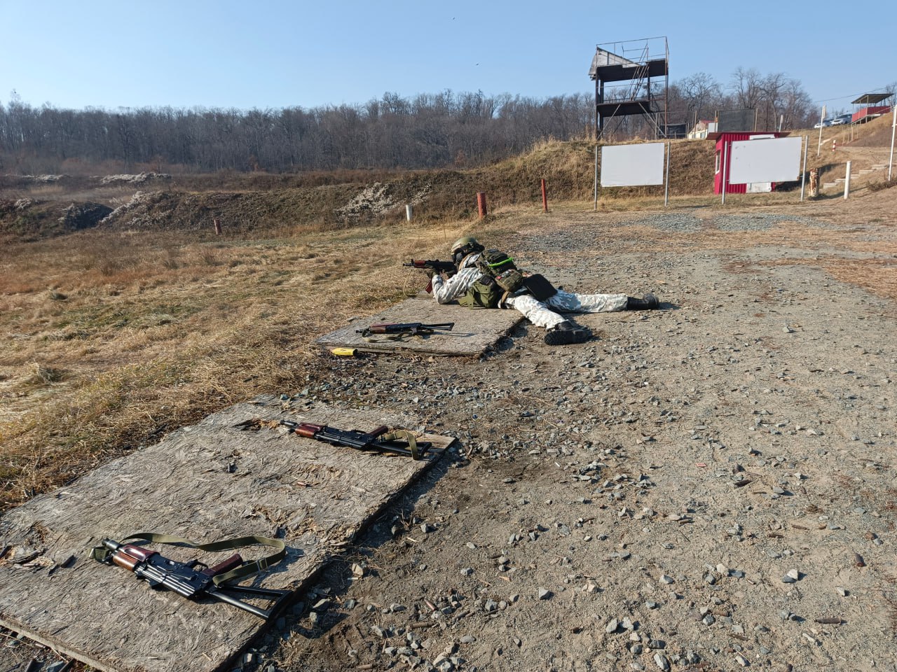 Во Владивостоке сотрудники транспортной полиции провели выездные практические занятия по стрельбе Во Владивостоке сотрудники транспортной полиции провели выездные практические занятия по стрельбе