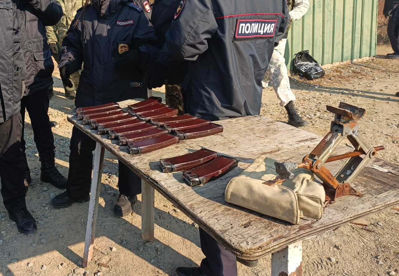 Во Владивостоке сотрудники транспортной полиции провели выездные практические занятия по стрельбе Во Владивостоке сотрудники транспортной полиции провели выездные практические занятия по стрельбе