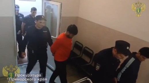 Суд отменил скандальный приговор трем мигрантам, изнасиловавшим официантку в районе пляжа бухты «Лазурная»