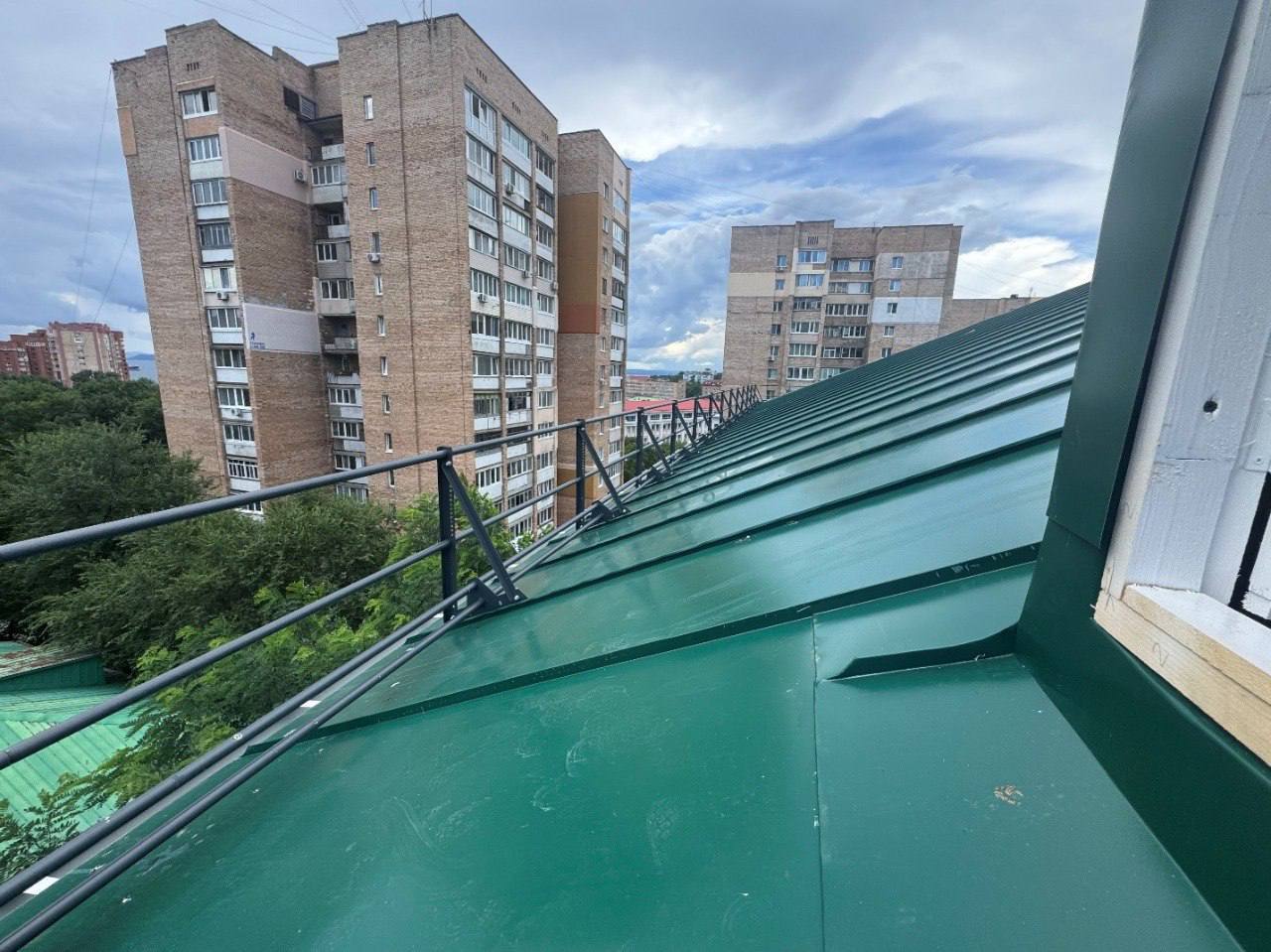 Благодаря прокуратуре во Владивостоке проведен капитальный ремонт многоквартирного дома по улице Московской, который суд постановил отремонтировать еще 15 лет назад Благодаря прокуратуре во Владивостоке проведен капитальный ремонт многоквартирного дома по улице Московской, который суд постановил отремонтировать еще 15 лет назад