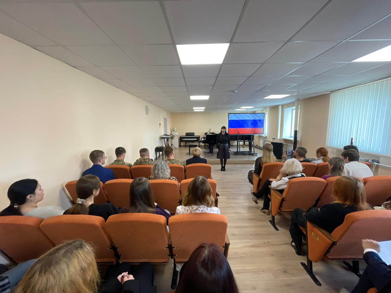 Студенты Находкинского колледжа искусств познакомились с Героями, которые живут рядом Студенты Находкинского колледжа искусств познакомились с Героями, которые живут рядом