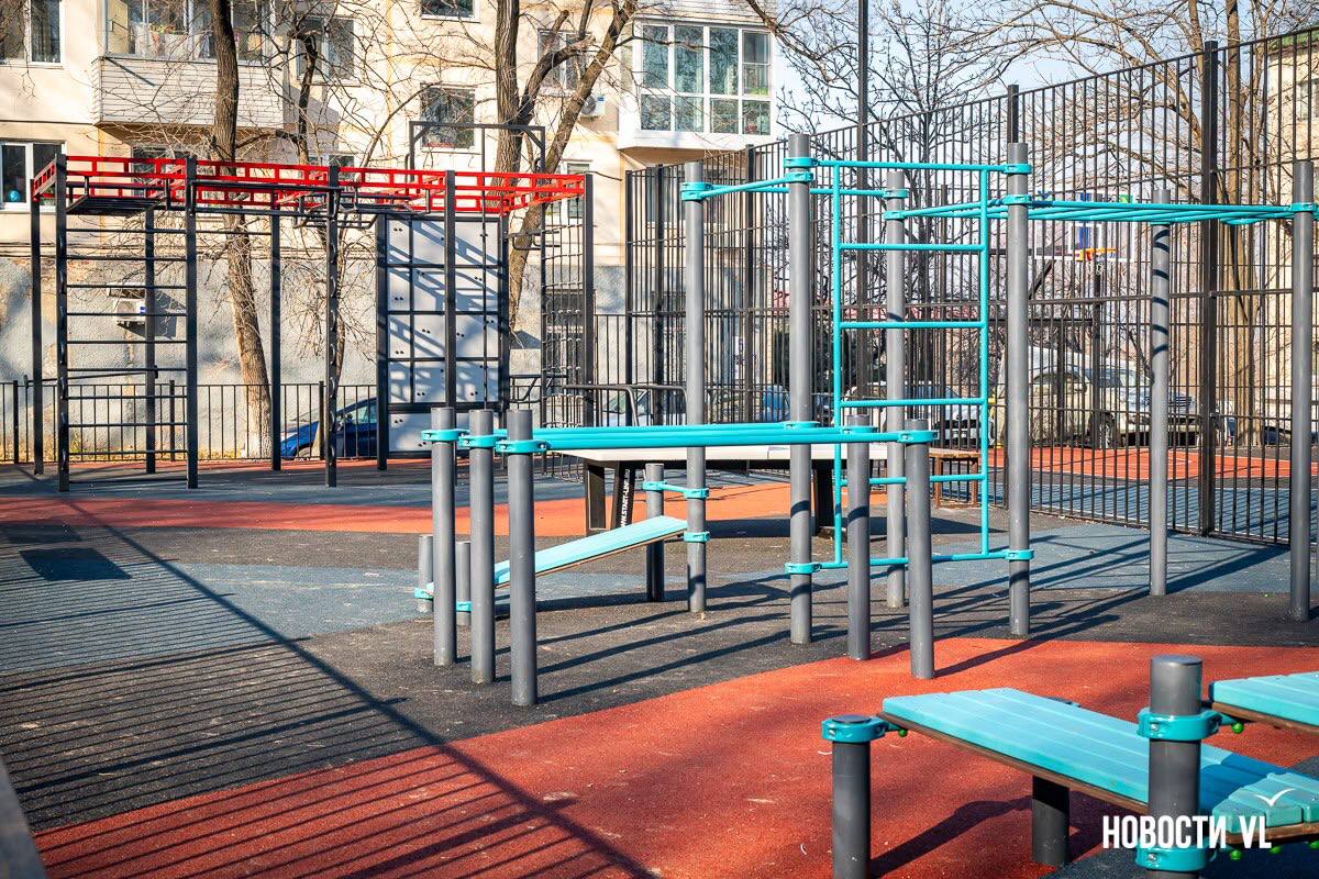 Во Владивостоке за год переделали 10 хоккейных коробок в многофункциональные спортивные комплексы Во Владивостоке за год переделали 10 хоккейных коробок в многофункциональные спортивные комплексы