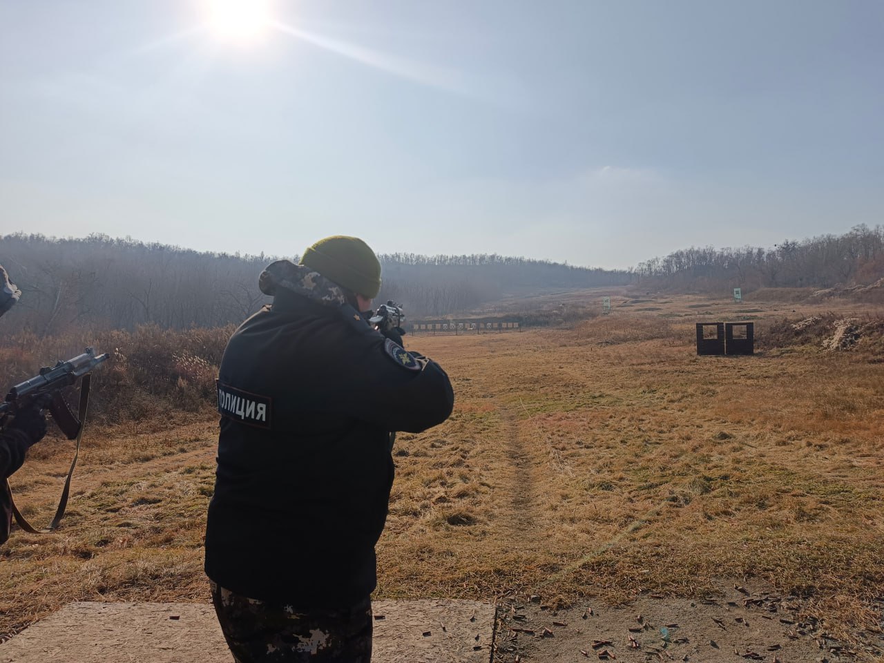 Во Владивостоке сотрудники транспортной полиции провели выездные практические занятия по стрельбе Во Владивостоке сотрудники транспортной полиции провели выездные практические занятия по стрельбе