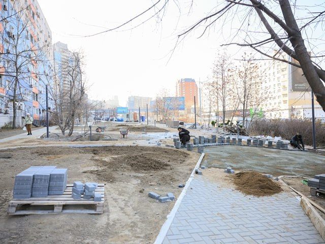 Во Владивостоке завершается реконструкция сквера на Некрасовской