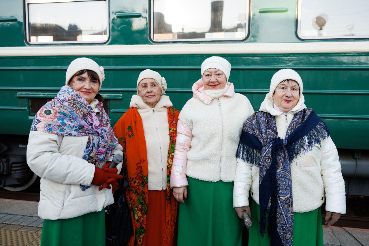 Поезд Деда Мороза встретили во Владивостоке Поезд Деда Мороза встретили во Владивостоке