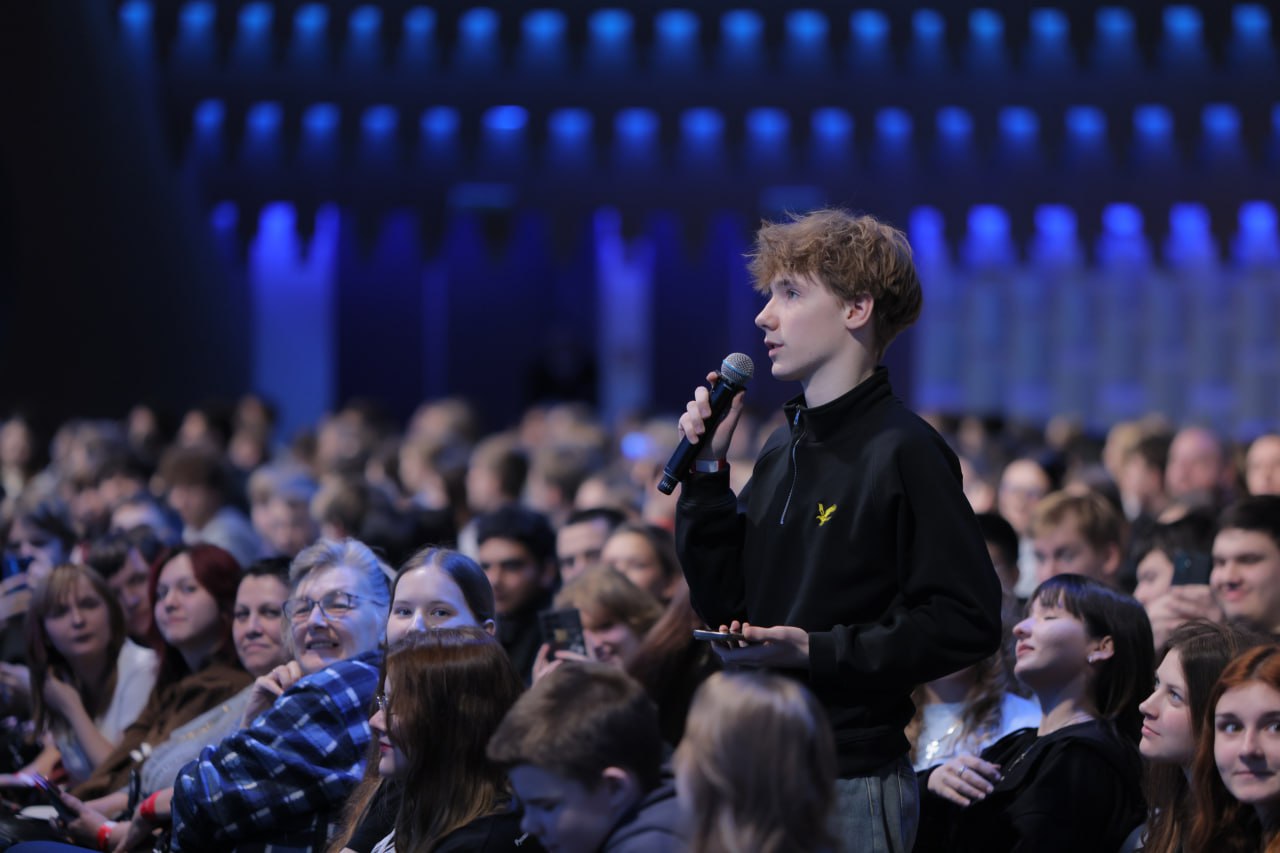 Эксперты диалога «Вопросы поколений» пришли к выводу, что Дальний Восток – самая привлекательная часть страны для жизни, учёбы и работы молодёжи Эксперты диалога «Вопросы поколений» пришли к выводу, что Дальний Восток – самая привлекательная часть страны для жизни, учёбы и работы молодёжи