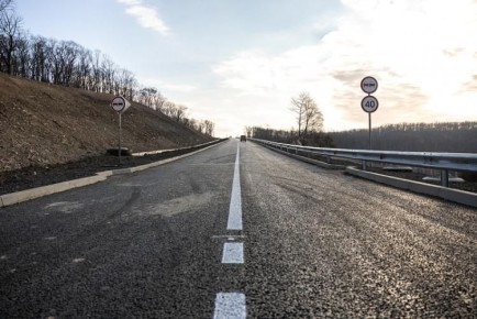 Строительство новой дороги, которая соединит микрорайон с трассой Седанка – Патрокл, близится к завершению