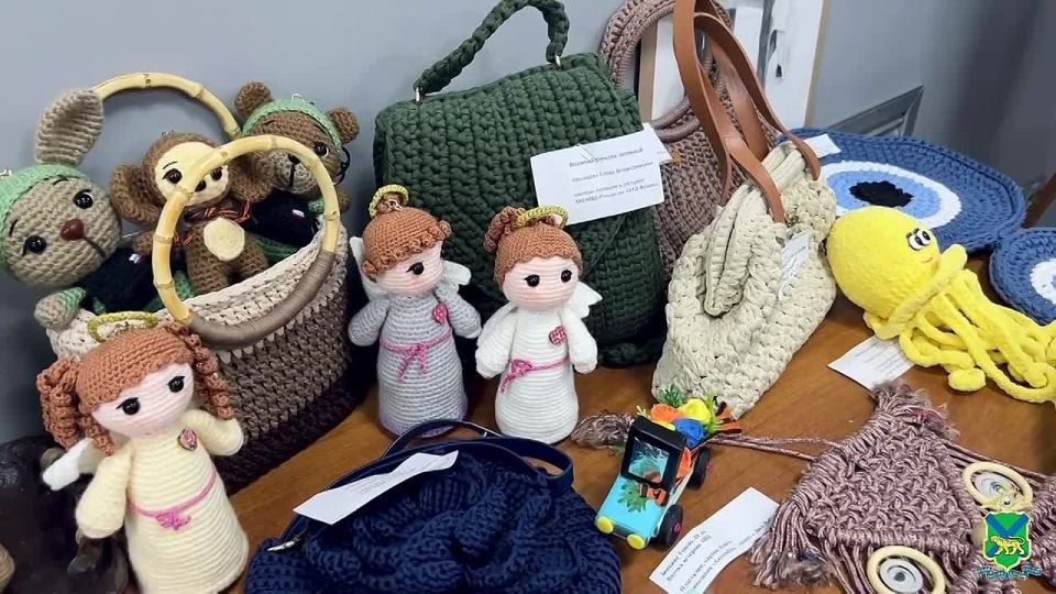 В Приморье открылась VIII выставка творческих работ ветеранов МВД «Талант не уходит в отставку»