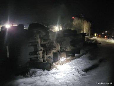 Тягач сбил 14-летнюю школьницу в Приморском крае, она скончалась на месте от полученных травм, сообщили в УМВД России по региону