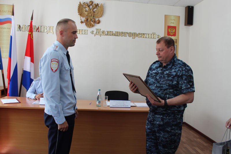 Лейтенант полиции Вячеслав Белоцеркович из Приморья стал лауреатом I степени на VI Всероссийском видеоконкурсе МВД России «Край березовый, край Есенина» Лейтенант полиции Вячеслав Белоцеркович из Приморья стал лауреатом I степени на VI Всероссийском видеоконкурсе МВД России «Край березовый, край Есенина»