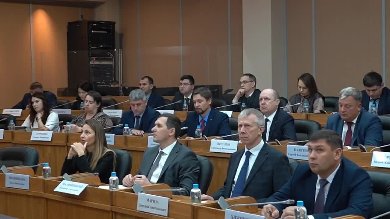 Губернатор Приморского края провел совещание, на котором дал поручение министерству транспорта - Водители муниципальных автобусов должны получить униформу для работы на маршрутах