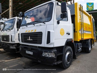 Приморские муниципалитеты получат дополнительные мусоровозы до конца года