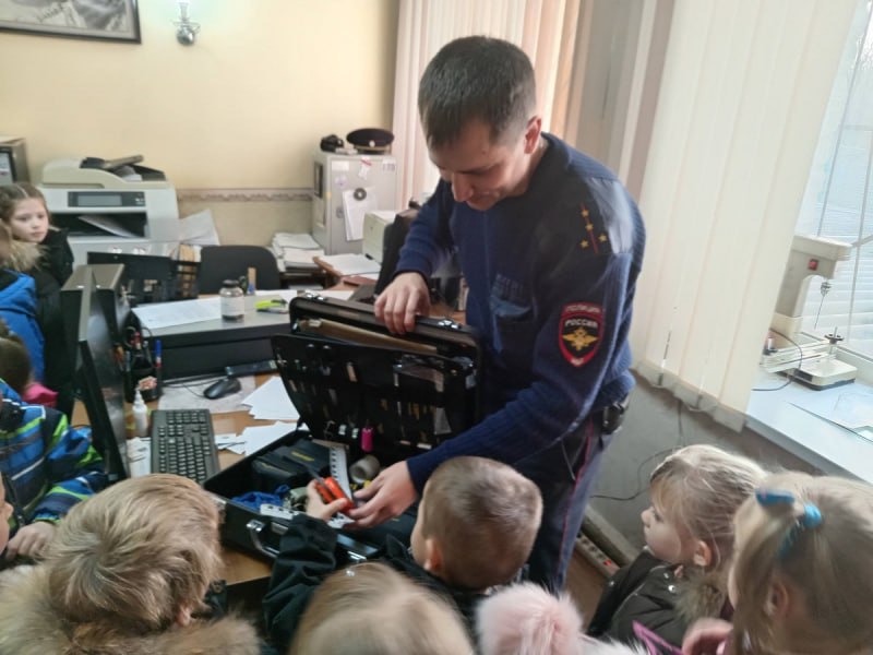 В Хорольском округе Приморья полиция провела мероприятия в рамках спецпроекта МВД России «Полиция на страже детства» В Хорольском округе Приморья полиция провела мероприятия в рамках спецпроекта МВД России «Полиция на страже детства»