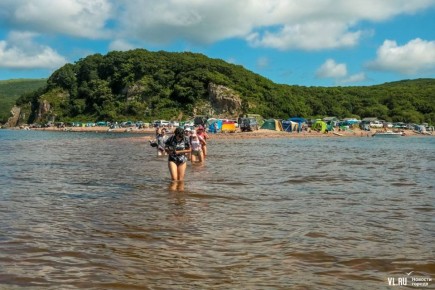 Во Владивостоке суд запретил незаконную базу отдыха на Русском острове
