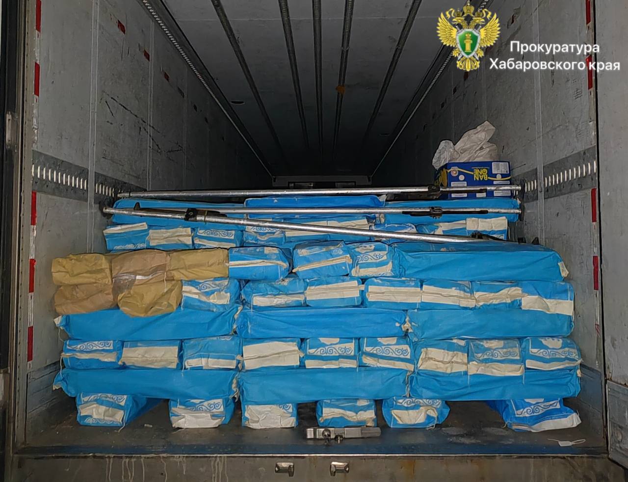 В Хабаровске прокуратура направила в суд уголовное дело о незаконном обороте более 3 тонн икры осетровых видов В Хабаровске прокуратура направила в суд уголовное дело о незаконном обороте более 3 тонн икры осетровых видов