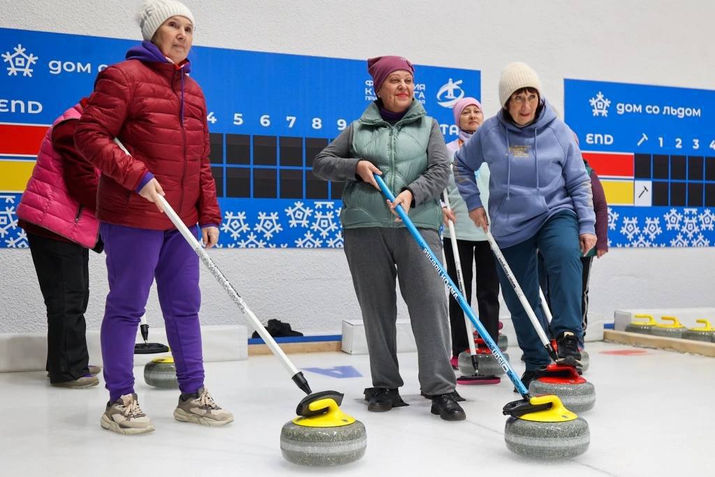 Приглашаем жителей Приморского края от 55 лет на бесплатное знакомство с кёрлингом Приглашаем жителей Приморского края от 55 лет на бесплатное знакомство с кёрлингом