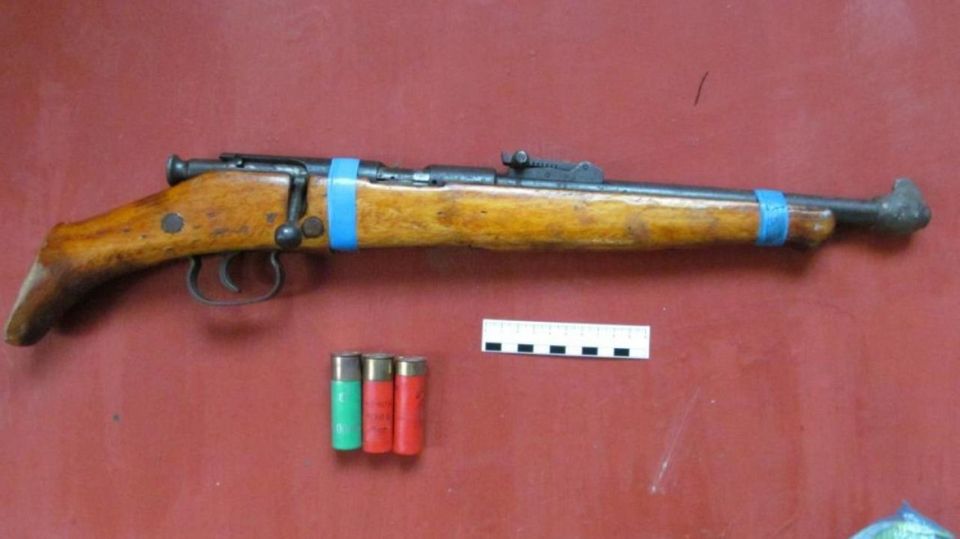 Житель хабаровского села Чумикан ответит в суде за незаконное хранение винтовки, обреза и патронов