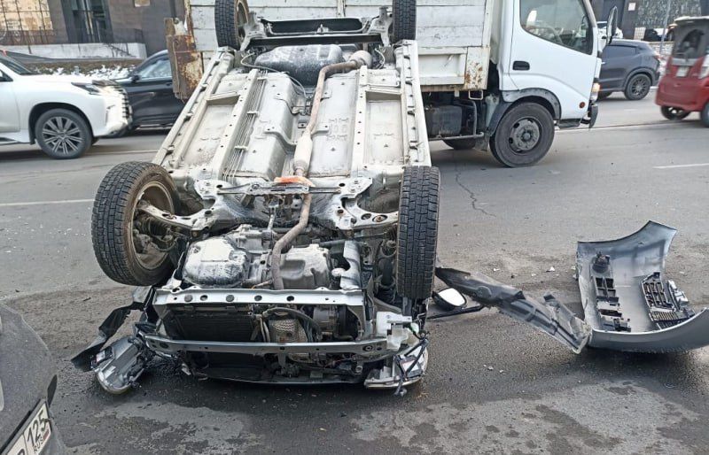 Госавтоинспекция устанавливает обстоятельства ДТП в Первореченском районе Владивостока