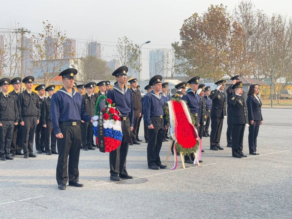 Экипаж судна «Паллада» почтил память советских солдат и офицеров, погибших в боях за освобождение Северо-Востока Китая в августе 1945 г