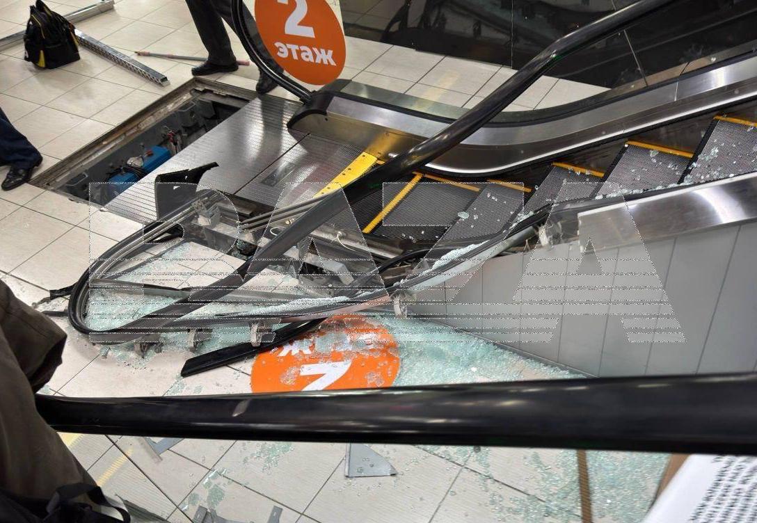 В Приморье руку девочки зажевал эскалатор В Приморье руку девочки зажевал эскалатор