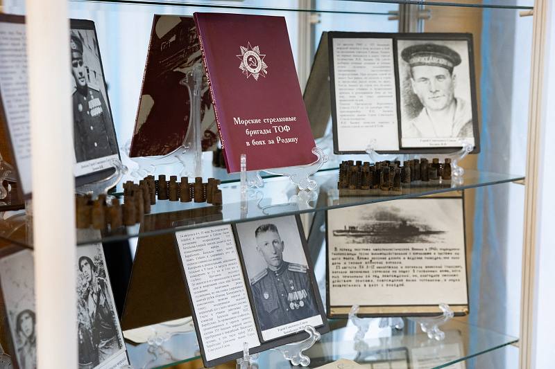 Во Владивостоке отмечают 320-летие со дня образования морской пехоты Во Владивостоке отмечают 320-летие со дня образования морской пехоты