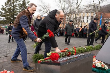 Во Владивостоке отмечают 320-летие со дня образования морской пехоты