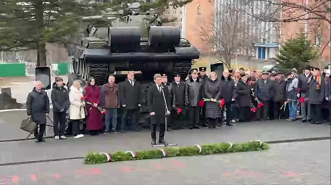 Глава Приморья поздравил бойцов с 320-летием образования морской пехоты