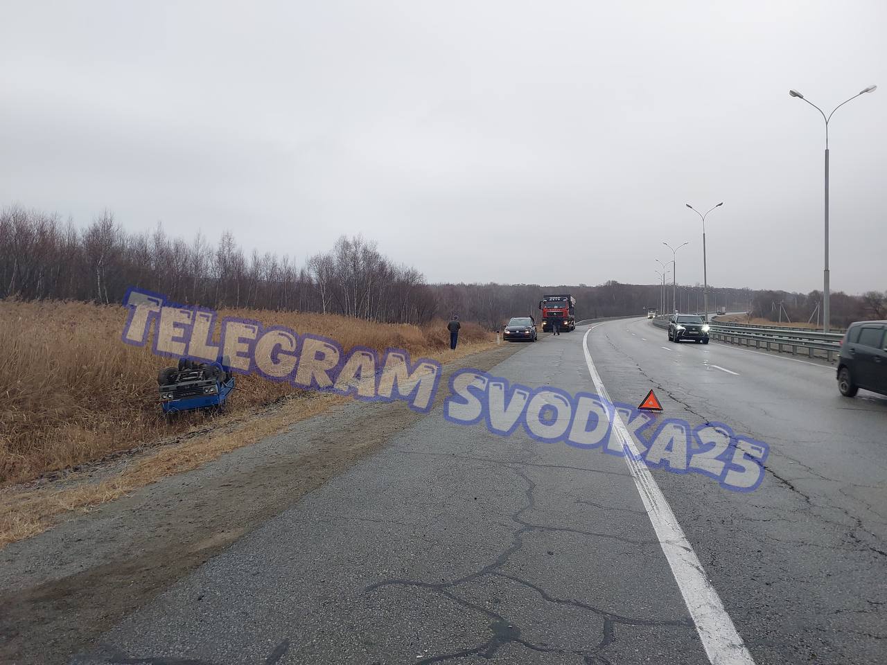 На трассе Владивосток — Уссурийск из-за скользкой дороги произошло массовое ДТП