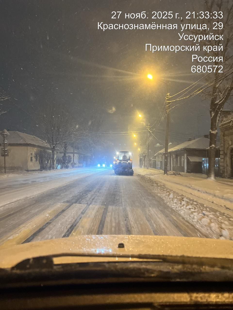 Спецтехника продолжает работать на улицах Уссурийска Спецтехника продолжает работать на улицах Уссурийска