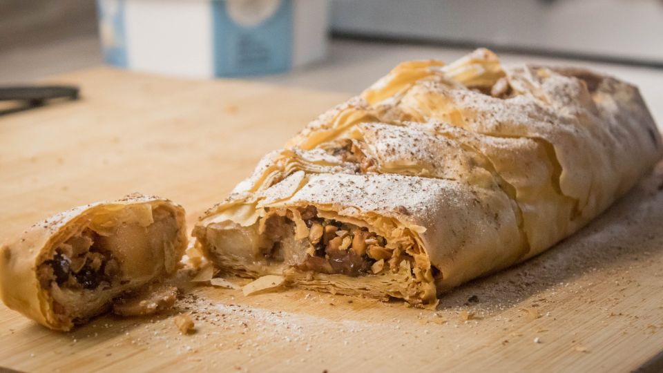 Штрудель получится до безумия сочным с этой начинкой: кондитер дала дельный совет