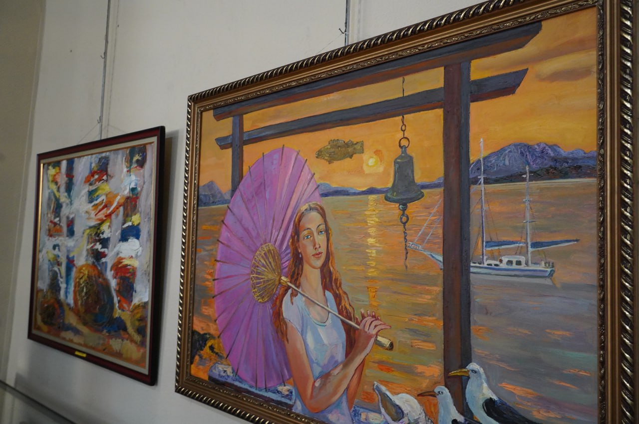Прикосновение к прекрасному: в Уссурийске открылась выставка местных художников Прикосновение к прекрасному: в Уссурийске открылась выставка местных художников