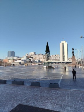 Утром - каток, а днём - бассейн