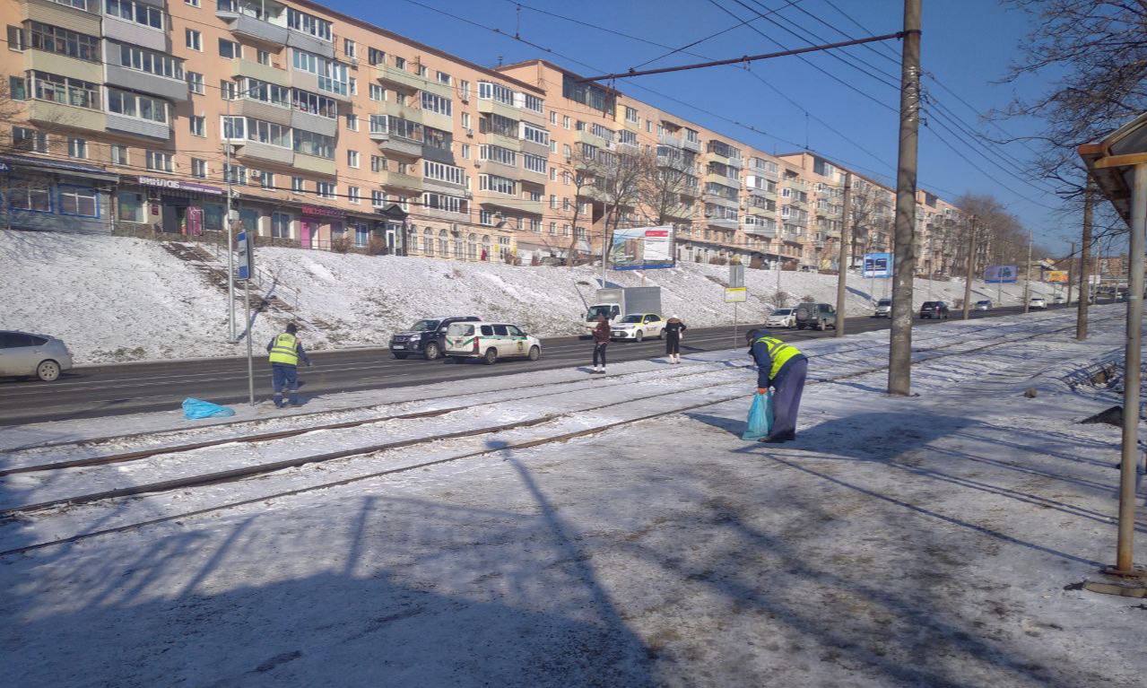 Дорожники городской службы продолжают ликвидацию последствий непогоды Дорожники городской службы продолжают ликвидацию последствий непогоды