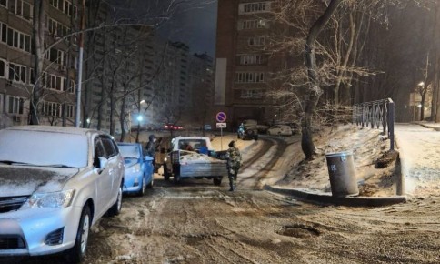 По данным мэрии, ночью в работах было задействовано порядка 100 единиц спецтехники СГТ, которая обрабатывала городские дороги