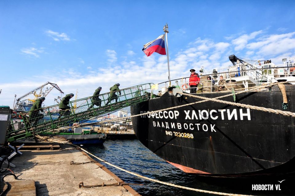 Учебное судно «Профессор Хлюстин» больше не примет курсантов из Владивостока на практику – его хотят продать