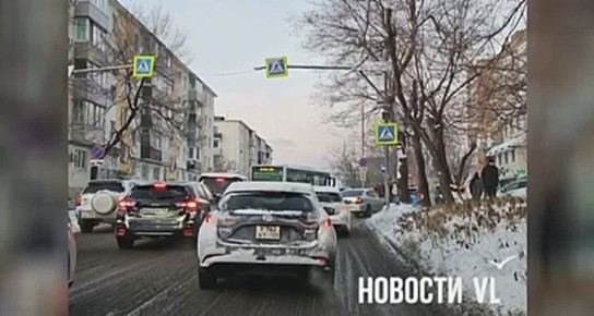 Сегодняшнее утро Владивосток встретил с заторами на дорогах