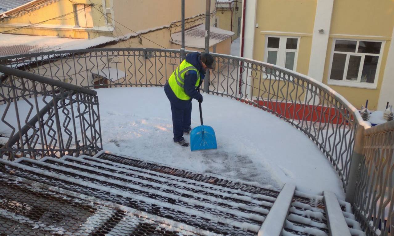 Дорожники продолжают работу по ликвидации последствий прошедших осадков Дорожники продолжают работу по ликвидации последствий прошедших осадков