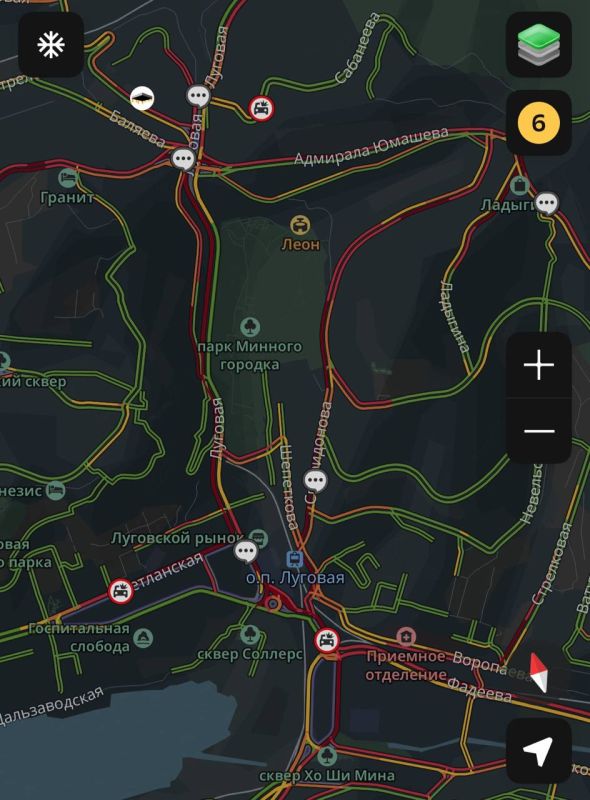 Из-за выпавшего снега первое зимнее утро владивостокцев проходит в пробках Из-за выпавшего снега первое зимнее утро владивостокцев проходит в пробках