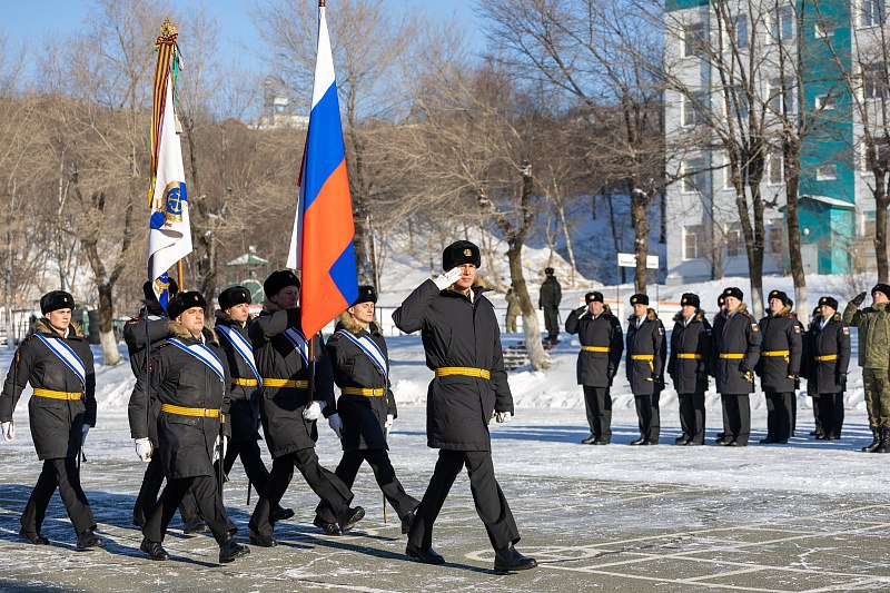 155-ю бригаду морской пехоты Тихоокеанского флота преобразовали в 55-ю гвардейскую «Курскую» дивизию морской пехоты орденов Жукова, Суворова имени дважды Героя РФ Михаила Гудкова 155-ю бригаду морской пехоты Тихоокеанского флота преобразовали в 55-ю гвардейскую «Курскую» дивизию морской пехоты орденов Жукова, Суворова имени дважды Героя РФ Михаила Гудкова