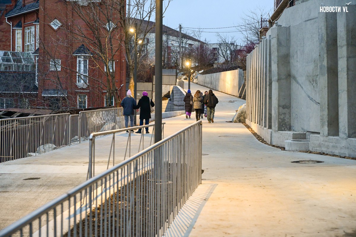 К Нагорному парку добавили обустроенную улицу Братскую, а у кёрлинг-центра забрали парковку К Нагорному парку добавили обустроенную улицу Братскую, а у кёрлинг-центра забрали парковку